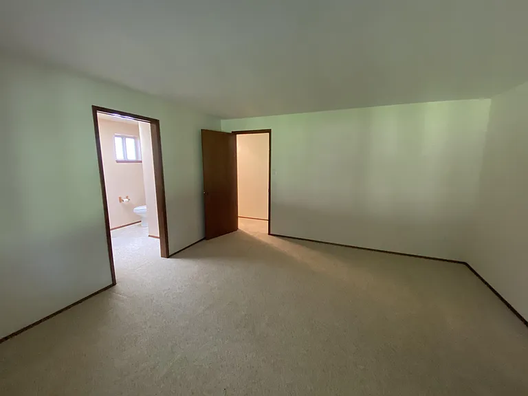 501 E Michelle Dr — Photo 9