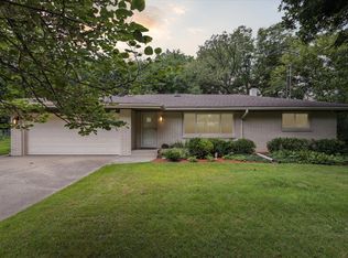 5656 N Fair Oaks Dr, Davis Junction, IL 61020
