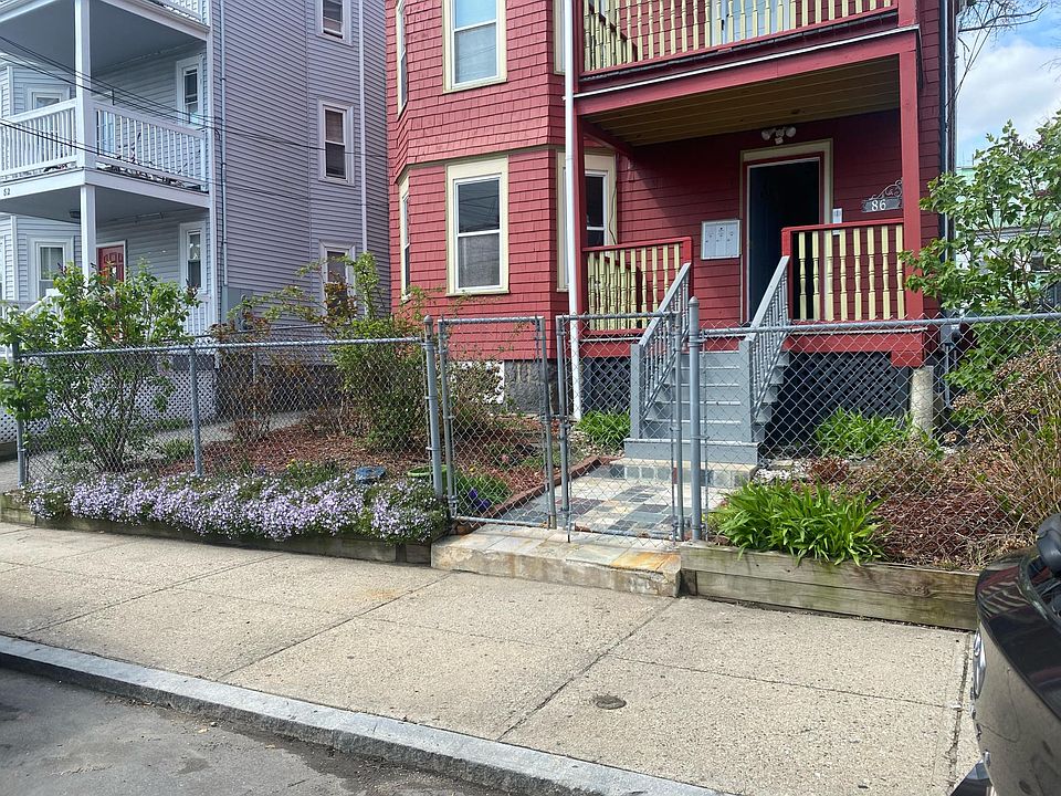 Entrance from street
