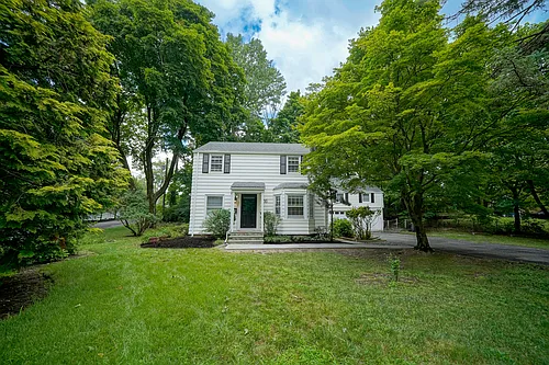 16 Brook St Photo 1
