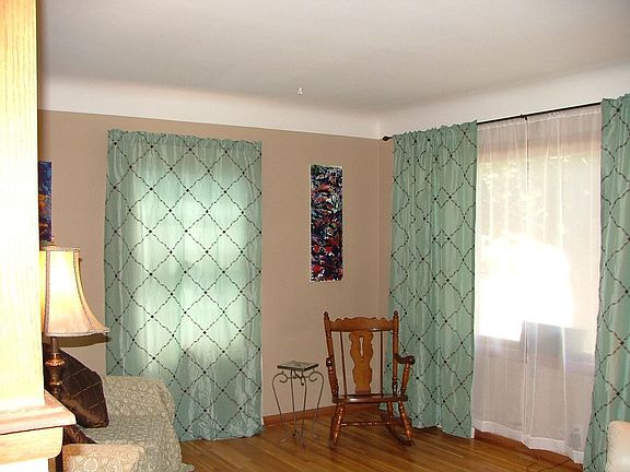 Living room, oak floors, all new paint