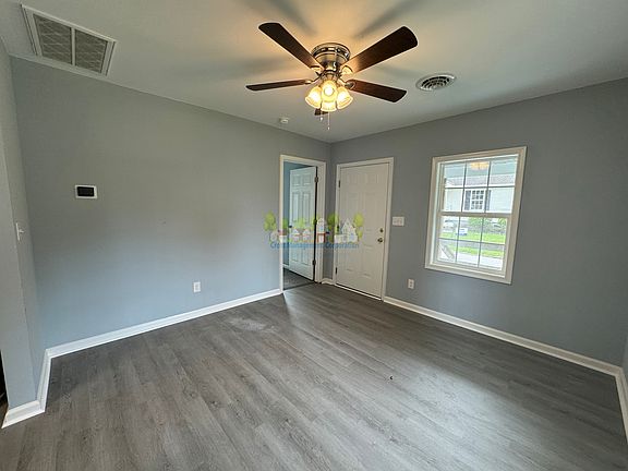 4th image of 712 1st Ave