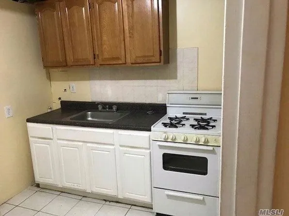 14963 Weller Ln, Jamaica, NY 11422