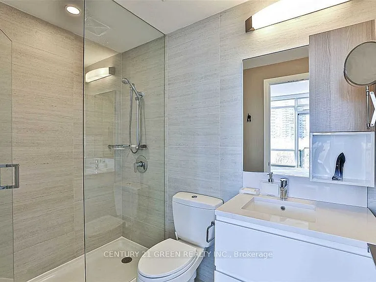 36 Park Lawn Rd #303 — Photo 4