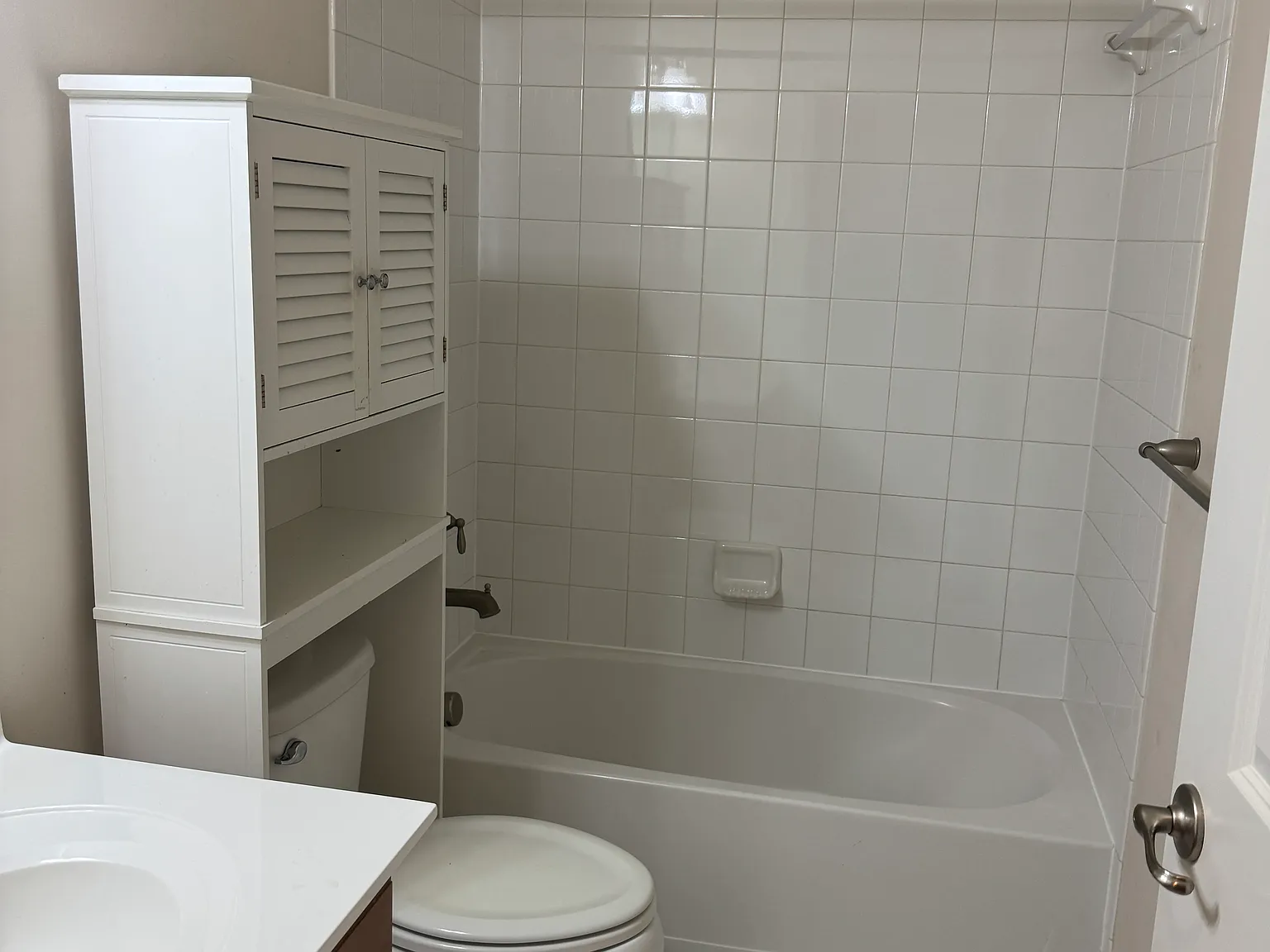 3 bed, 1776 sqft, $2,850 — Photo 3