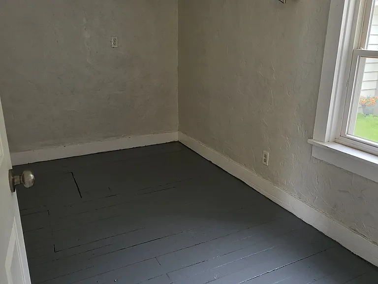 52 W 32nd St — Photo 5