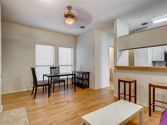 4th image of 2905 Swisher St APT 208