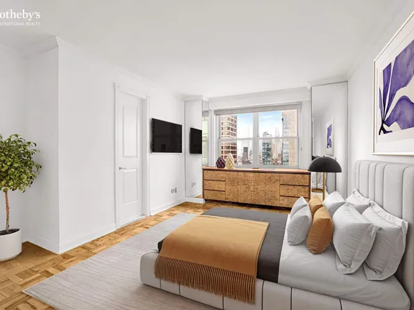 300 East 40th Street image 12 of 16