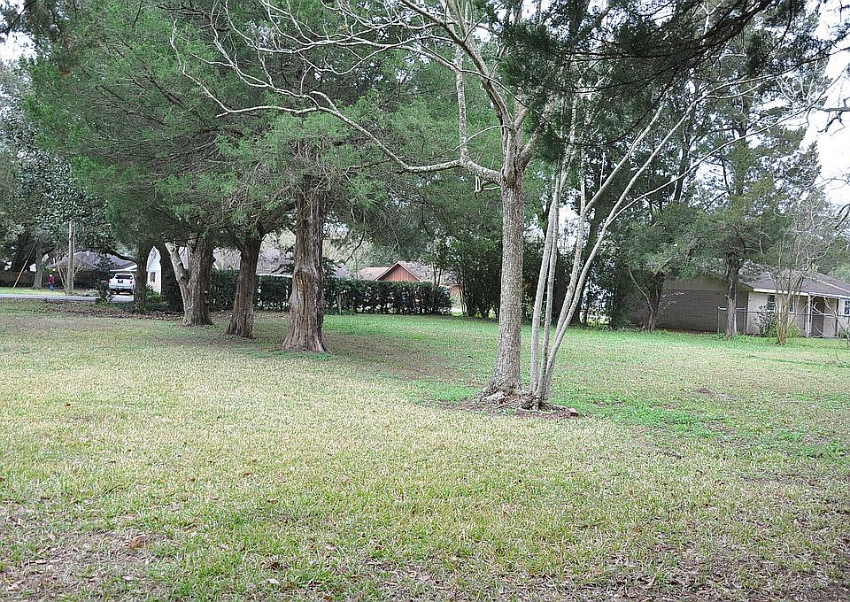 2nd image of 304 Eastland Dr