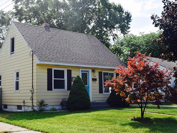 3rd image of 3302 Hillcroft Ave SW
