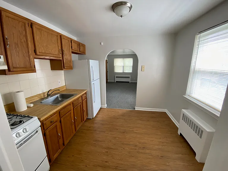 1128 Faunce St #1 — Photo 4