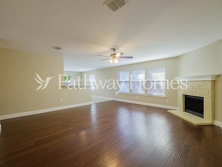 2628 Terrace Dr — Photo 3