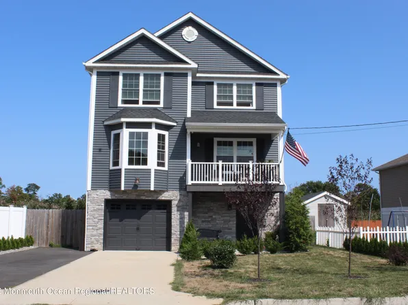 204 Ash Street, Union Beach, NJ 07735