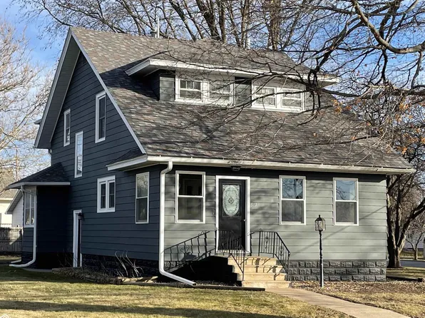 507 S 3rd St, Montezuma, IA 50171