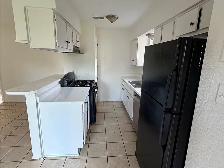 12818 Segrest Dr — Photo 3