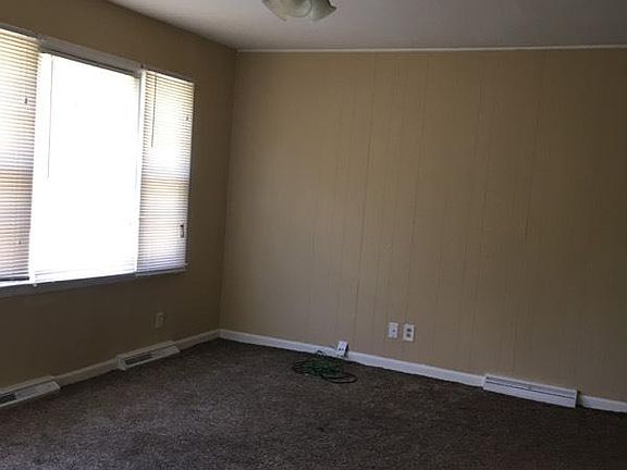 5th image of 8303 E 98th Ter