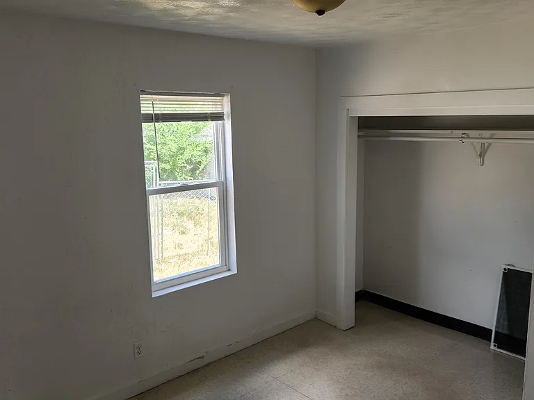854 Waterloo St — Photo 3