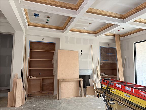 5th image of 8002 Anadell St