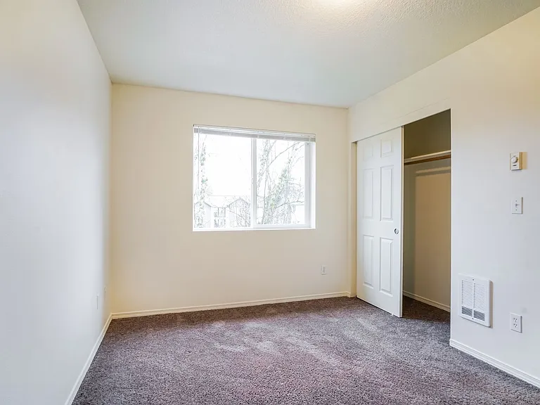 1377-01PP Stacey Lee Apartments — Photo 20