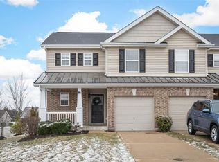 801 Country Field Dr, Lake Saint Louis, MO 63367