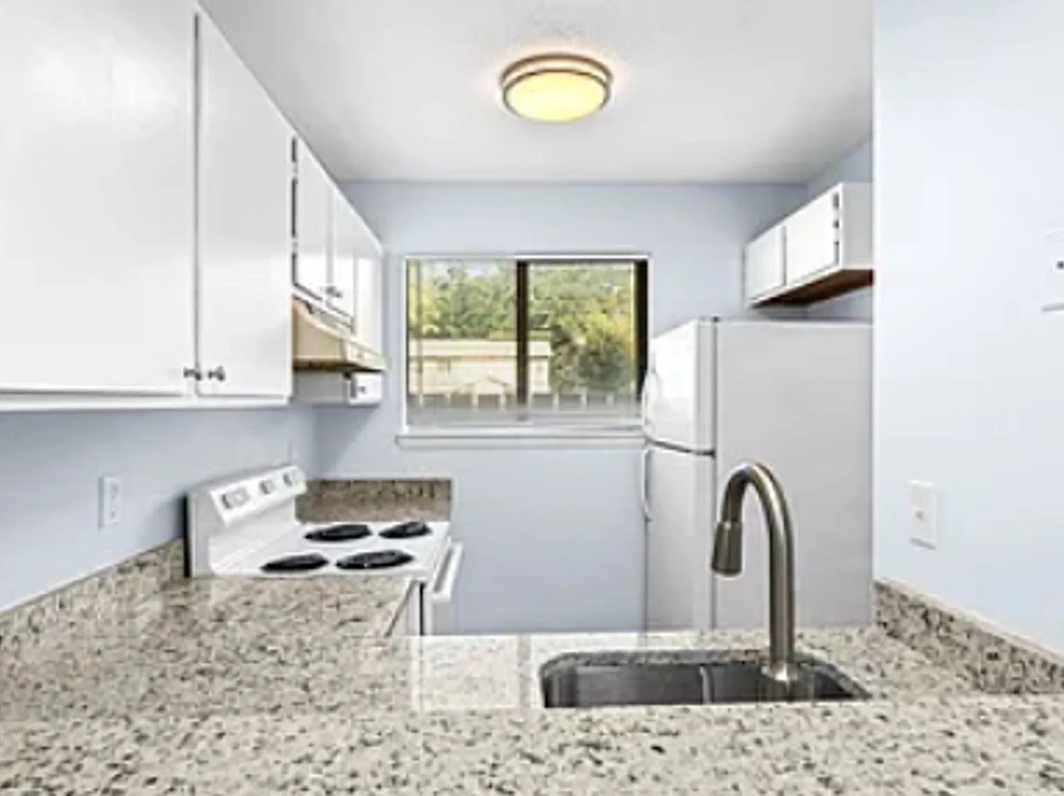 Port Royal Townhomes — Photo 3