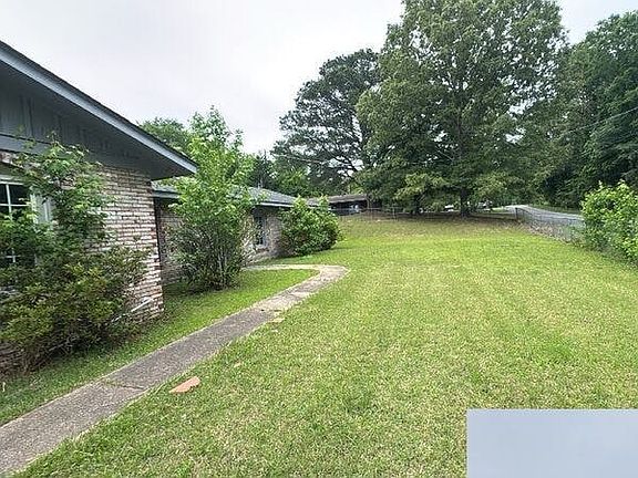 3rd image of 455 Rock Cliff Rd