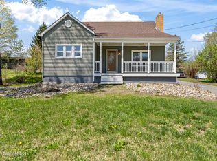 19 Champlain Rd, Stillwater, NY 12170