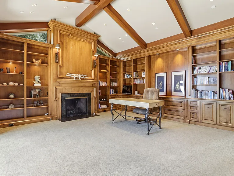 3187 Alexis Dr — Photo 7