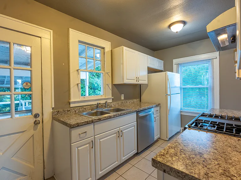 3312 1/2 Falligant Ave #B — Photo 12