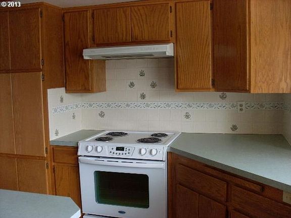 5th image of 1014 NW 123rd Cir