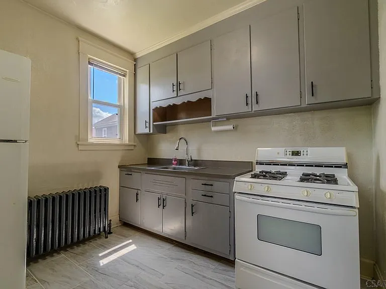 222 Strayer St — Photo 11