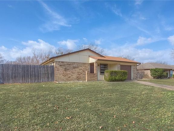 4th image of 504 Black Oak Ln