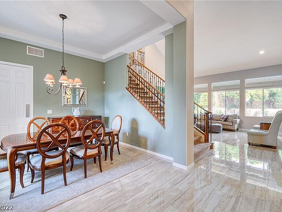 4th image of 10250 Sunset Gardens Dr