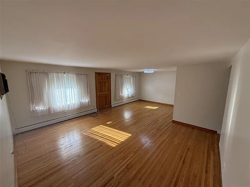 2 bed, 1200 sqft, $1,600 — Photo 4
