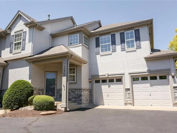15940 Linden St, Overland Park, KS 66085