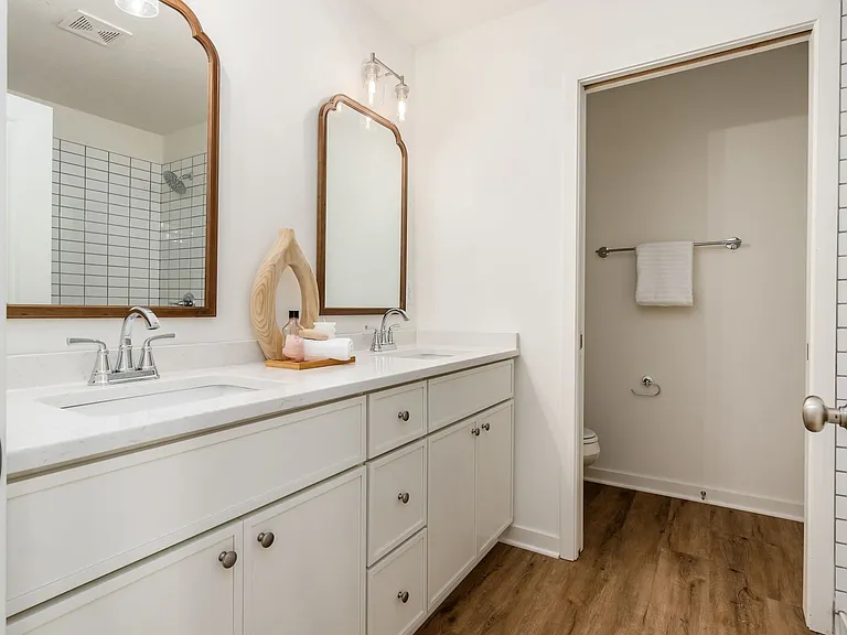 428 Postle Blvd — Photo 13
