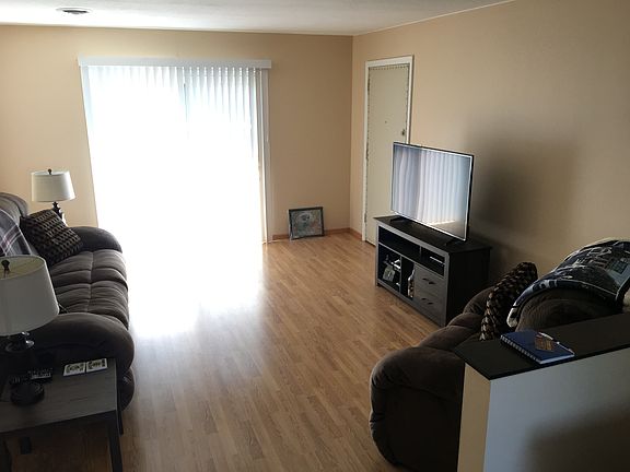 3rd image of 260 Richard St APT 4
