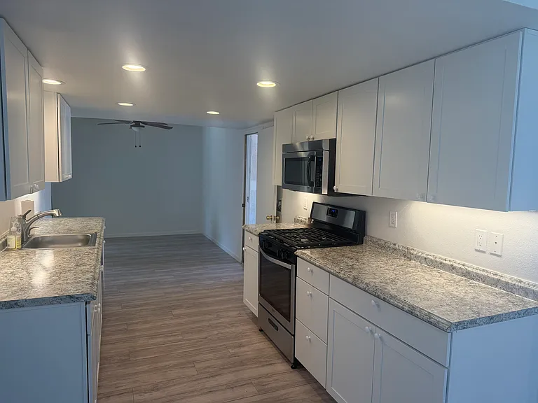 1820 Marigold Ln — Photo 5