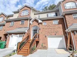 1630 Chateau Clb, Dunwoody, GA 30338