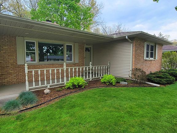 3rd image of 8837 Newhouse St