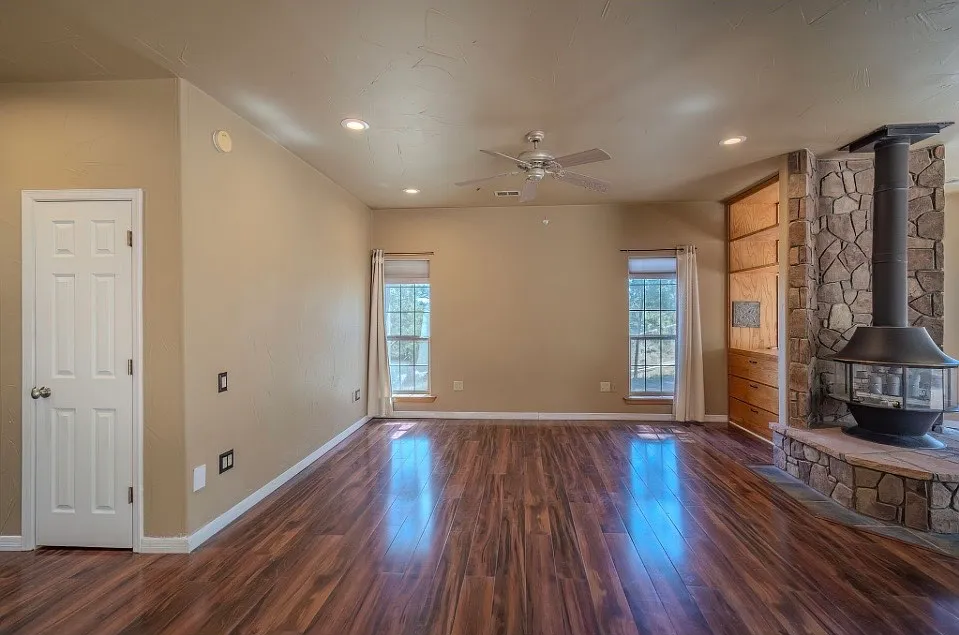 4 bed, 3061 sqft, $3,200 — Photo 1