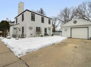 5576 Angle Ln, Greendale, WI 53129