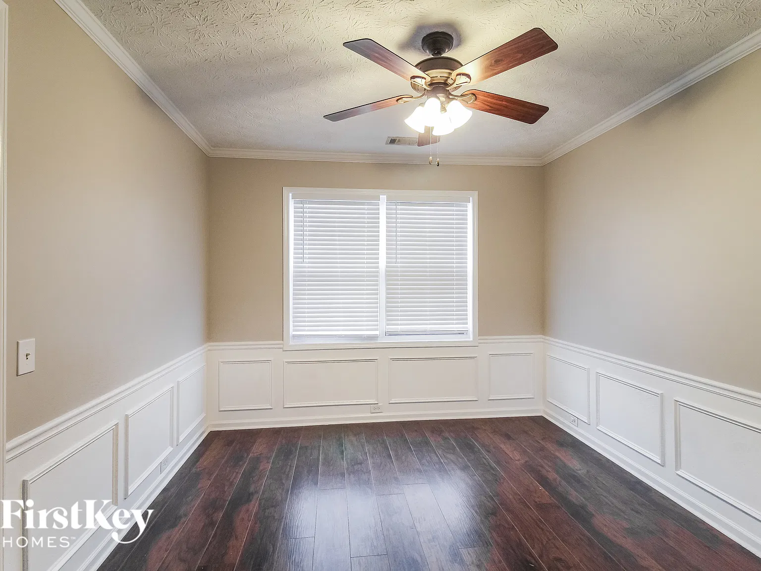 4 bed, 2.5 bath, 2112 sqft, $2,520 — Photo 4
