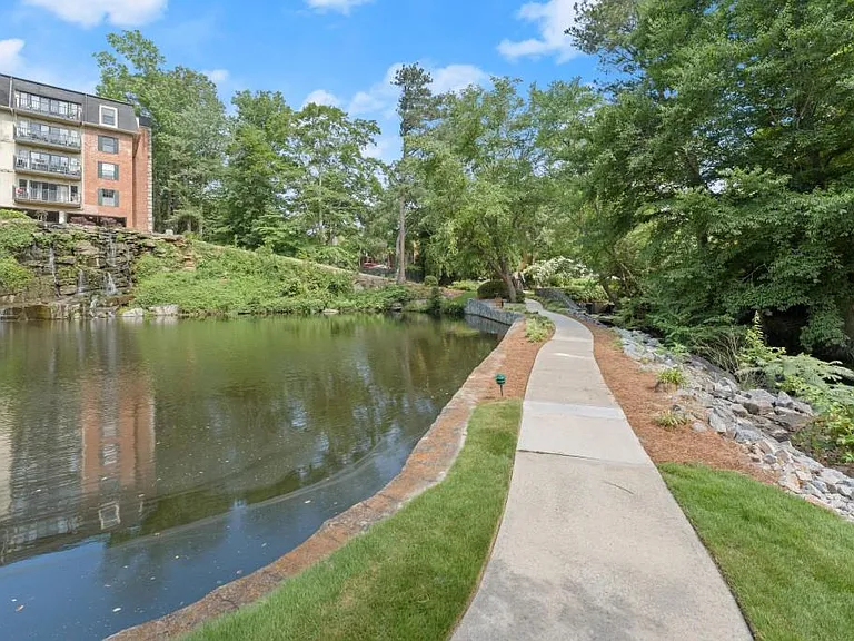 25312 Plantation Dr NE — Photo 41