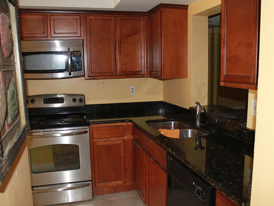 1st image of 3167 Landmark Dr APT 812