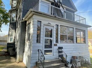 1103 3rd St, Moline, IL 61265