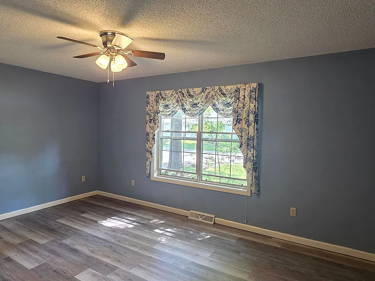 130 Berkshire Loop — Photo 10