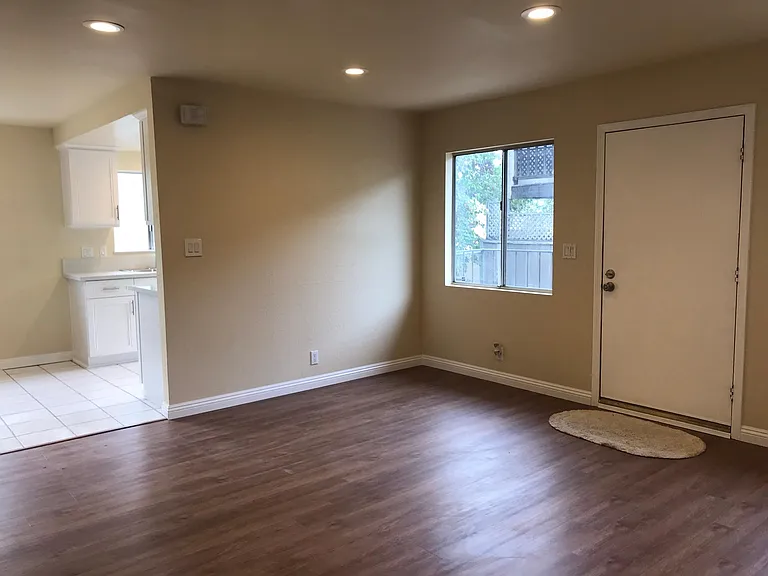49 S Craig Ave #4 — Photo 4