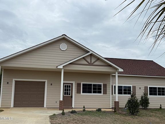 2nd image of 103 Gateway Dr