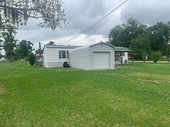 3rd image of 812 Barber Rd